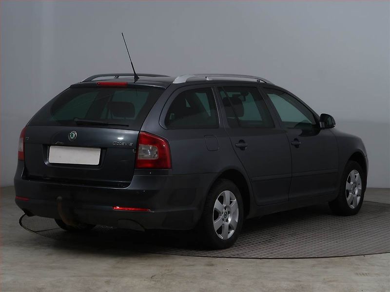 Škoda Octavia (2011) 1.6 TDI, nová STK, Tažné - fotka 5 z 13