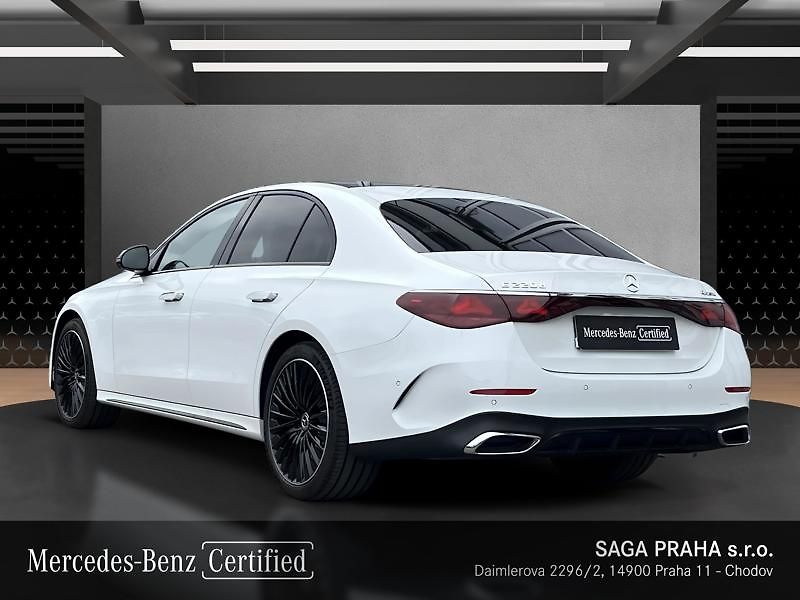 Mercedes-Benz Třídy E Třída E 220 d 4MATIC AMG Line - fotka 7 z 18
