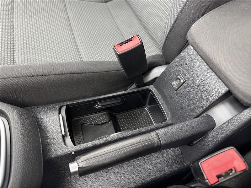 Volkswagen Golf 2,0 TDi, digi-klima, - fotka 15 z 22