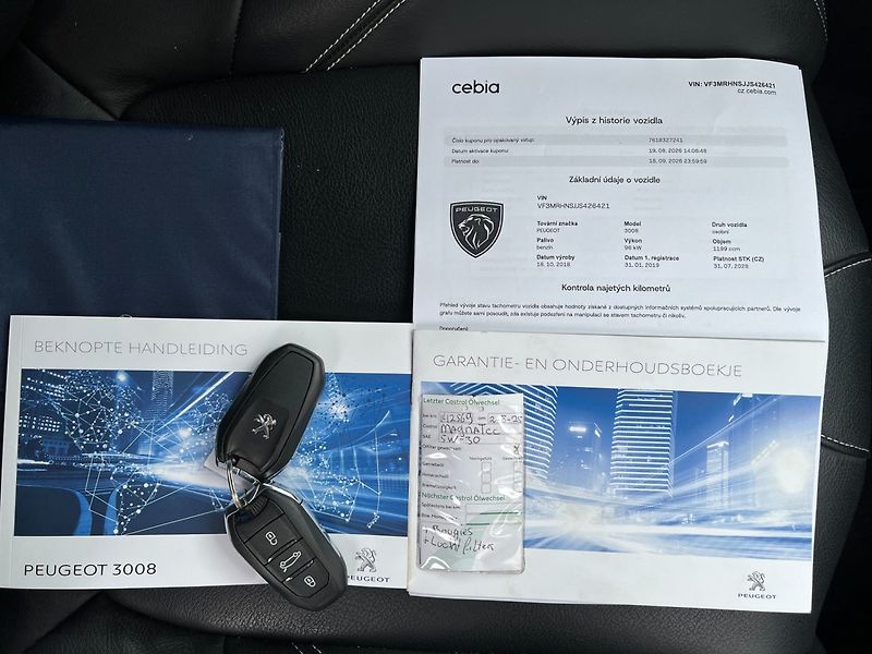 Peugeot 3008 (2019) 1.2PT 96kW! Allure! Tažné! LED - fotka 19 z 38