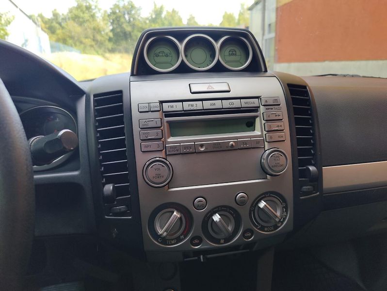 Ford Ranger 3,0 TDCi 4WD /automat /u - fotka 27 z 29