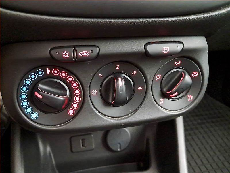 Opel Corsa (2017) 1.2, Serv.kniha, Tempomat - fotka 13 z 18