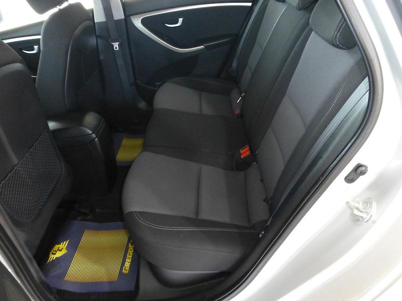 Hyundai i30 (2013) 1,6CRDI*ALU*KLIMA*VYHŘ.SED** - fotka 13 z 22