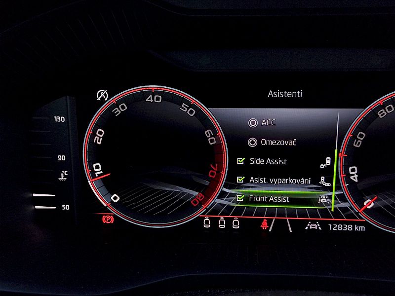 Škoda Karoq (2025) SportLine 1,5 Tsi  110 Kw - fotka 9 z 42