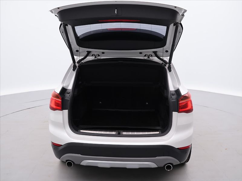 BMW X1 2,0 20d 140kW xDrive Kůže Navi - fotka 9 z 32
