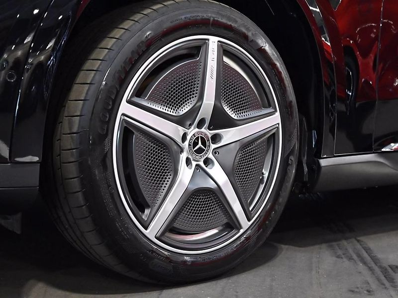 Mercedes-Benz EQE 300 AMG Pano ACC 360 DIGI.Ligh - fotka 3 z 13