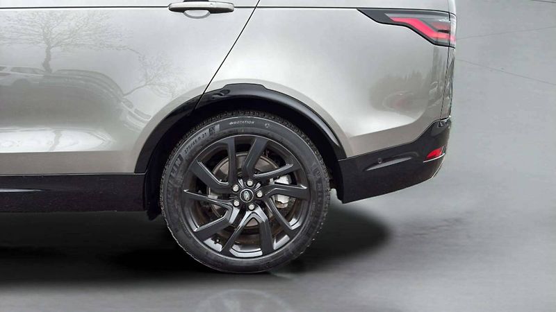 Land Rover Discovery R-Dynamic 3.0l MHEV AWD 8AT (2 - fotka 35 z 46