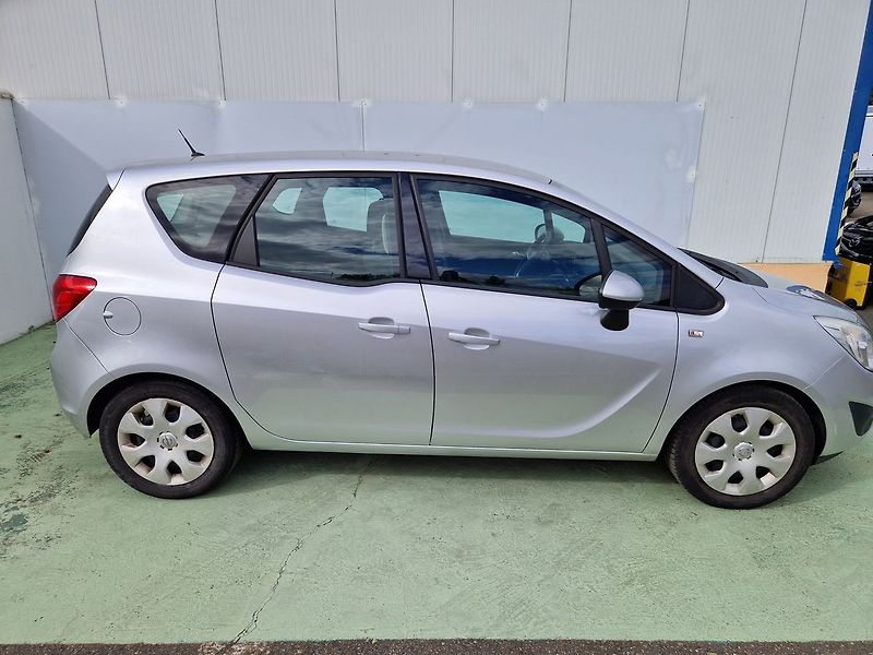 Opel Meriva 1.4 T - fotka 5 z 30