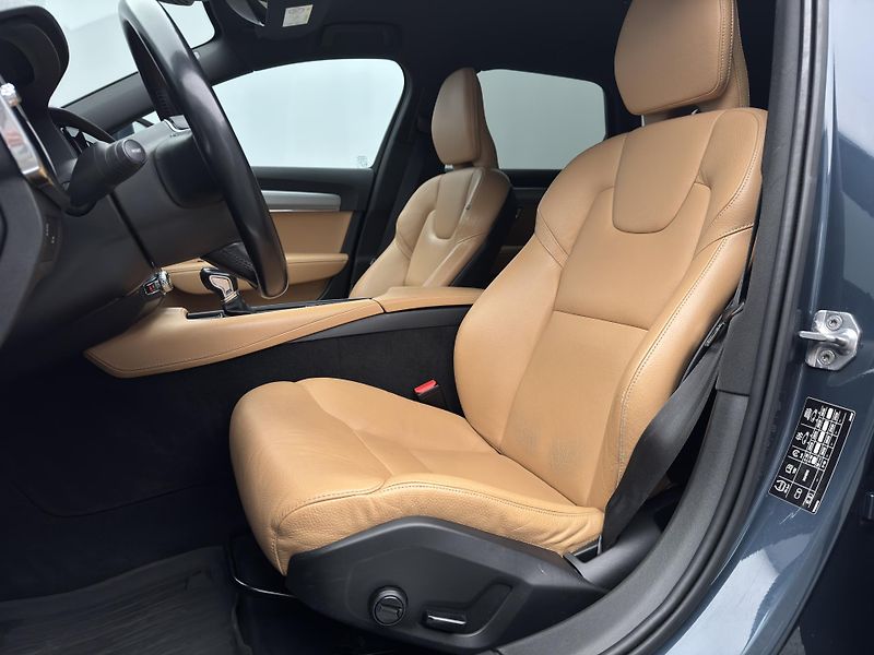 Volvo V90 D4 MOMENTUM PRO POLESTAR AUT - fotka 4 z 47