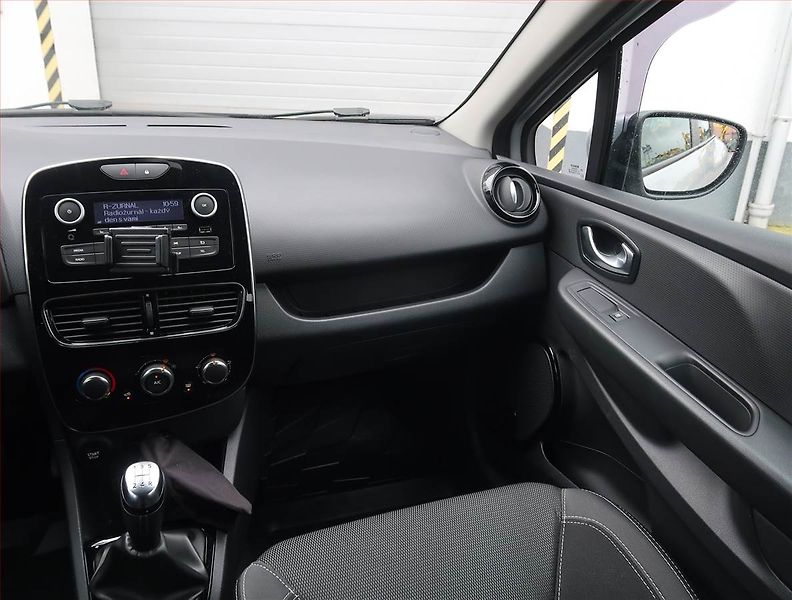 Renault Clio (2017) 0.9 TCe, ČR,1.maj, Tempomat - fotka 8 z 22