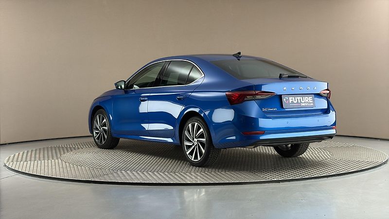 Škoda Octavia 2.0 TDI Style - fotka 2 z 27