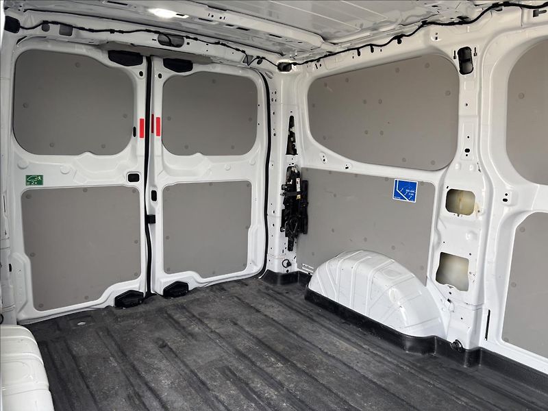 Ford Transit Custom 2,0 EcoBlue 100kW L1 - fotka 15 z 36