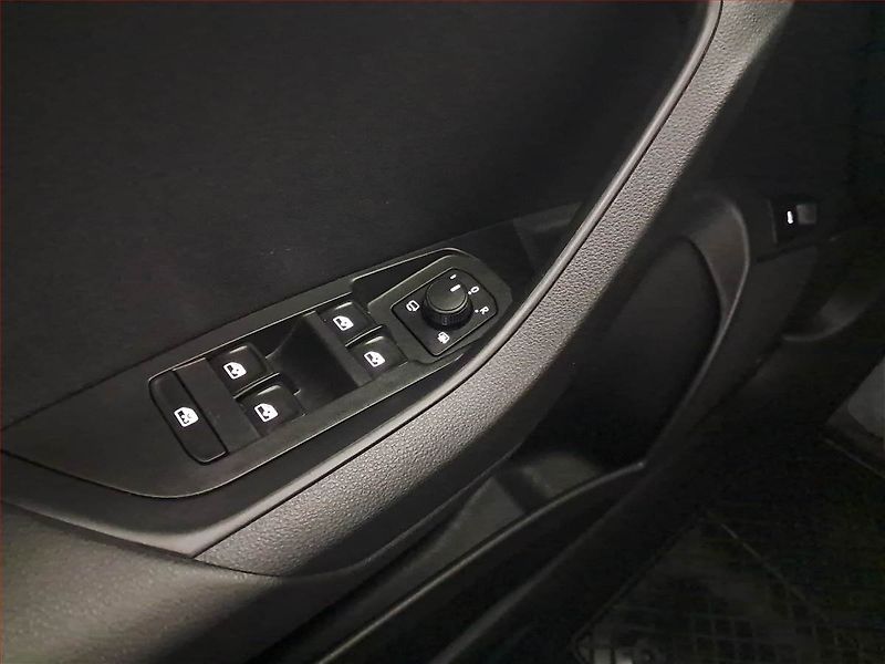 Škoda Karoq (2024) Fresh 2.0 TDI - fotka 20 z 30