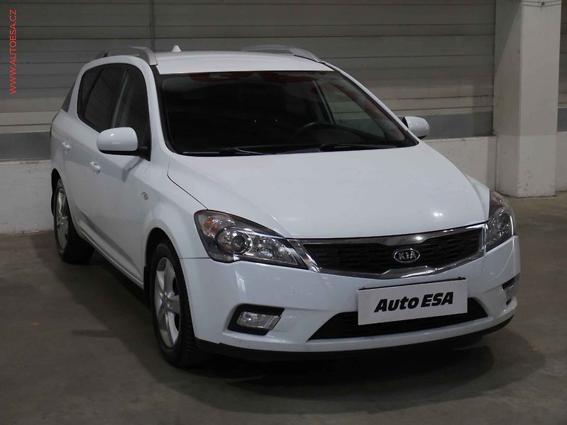 Kia Ceed (2012) 1.6i, ČR, AC - fotografie inzerátu