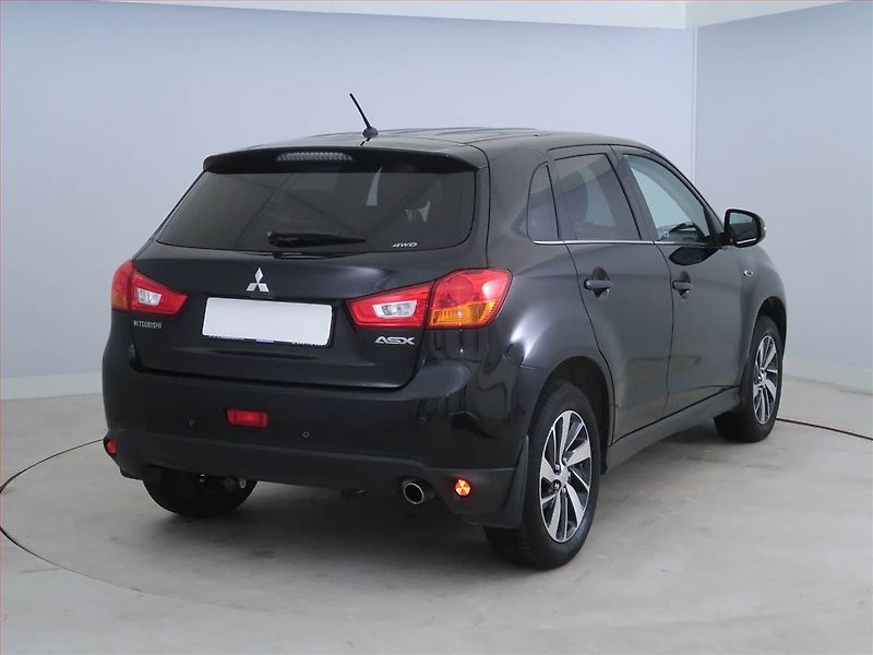 Mitsubishi ASX (2015) Intense 2.2 DI-D, 4X4 - fotka 5 z 16