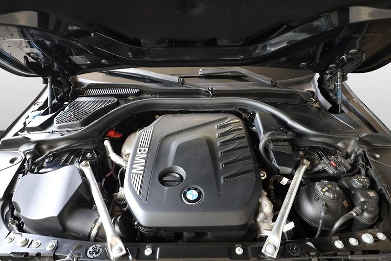 BMW Řada 5 540d xDrive Touring - fotka 9 z 29