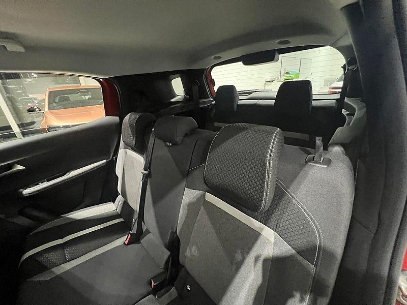 Opel Frontera GS Mild-Hybrid 7 míst- automat - fotka 14 z 36