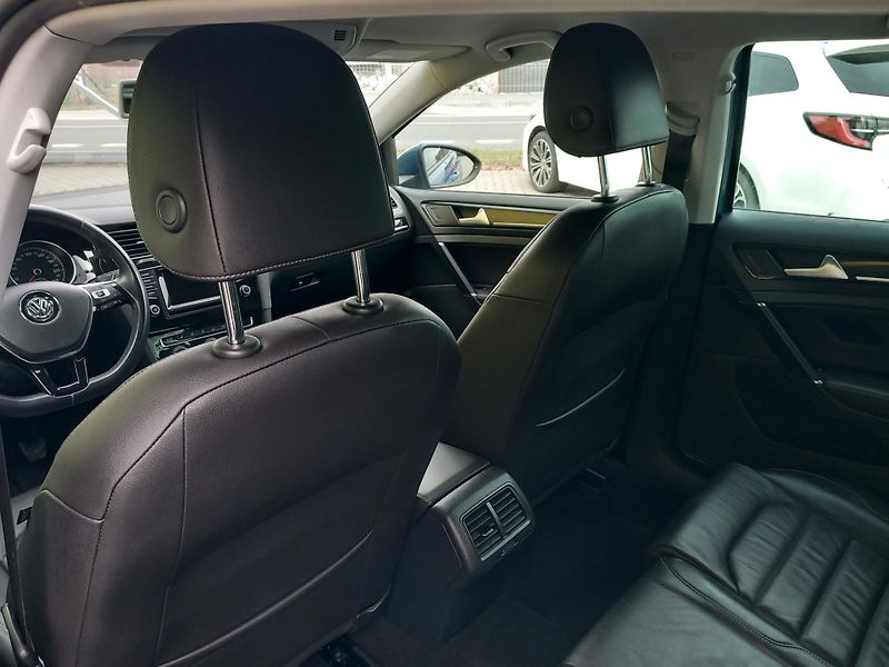 Volkswagen Golf (2013) VII 2,0TDi 110kw 1.MAJITEL - fotka 14 z 39