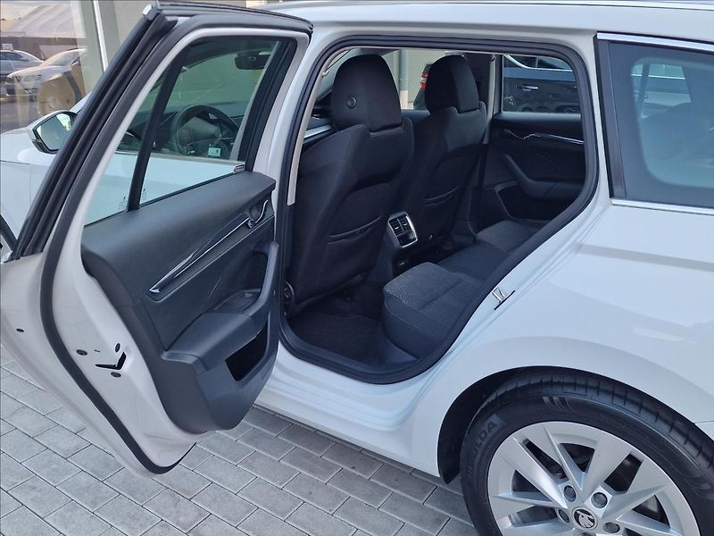 Škoda Octavia 1.5TSI G-Tec 96kW DSG Style,ČR - fotka 18 z 50