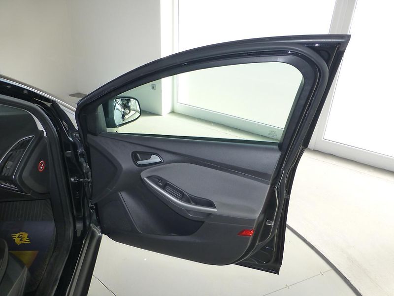 Ford Focus (2014) 1,6TDCI-77KW*KLIMATIZACE - fotka 15 z 21