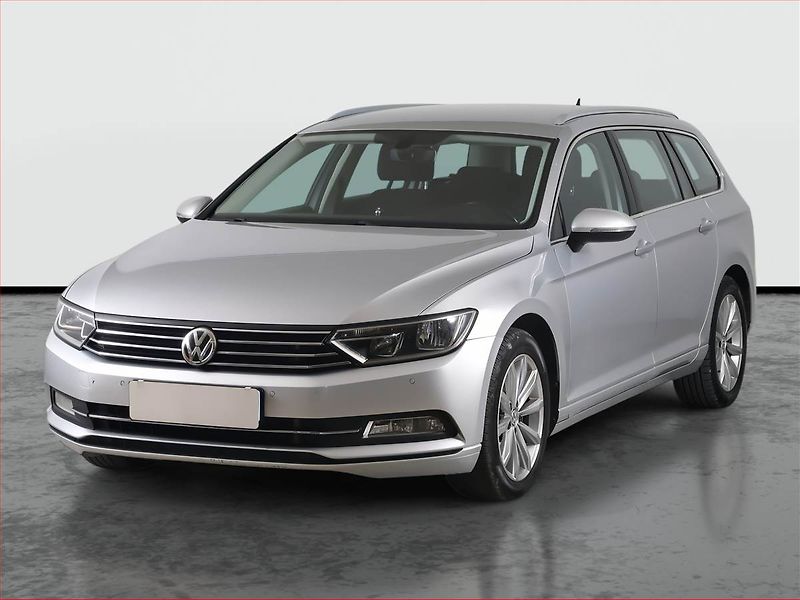 Volkswagen Passat (2015) 2.0 TDI, Automat, Navi - fotka 2 z 18
