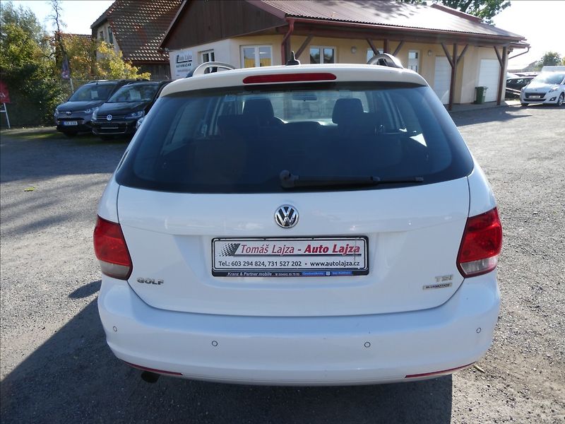 Volkswagen Golf 1,2 TSi 77kW serviska, klima - fotka 8 z 42