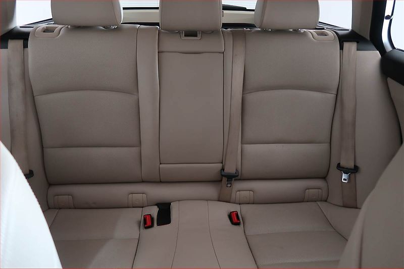 BMW Řada 5 (2010) 530d, Automat, Navi, Bi-Xenony - fotka 10 z 22