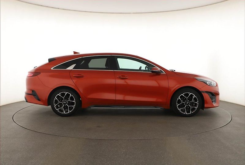 Kia Pro_Ceed (2025) GT Line Plus 1.5 T-GDI - fotka 6 z 20