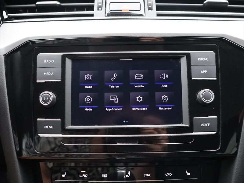 Volkswagen Passat Variant 1,5 TSI EVO 110kW Klima CZ DPH - fotka 18 z 29