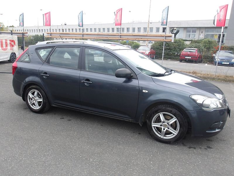 Kia Ceed 1,4i ČR ! NAJ.94000 km !!! Ser - fotka 7 z 34