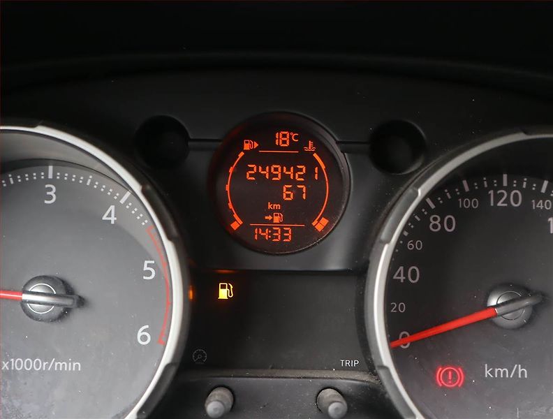 Nissan Qashqai (2009) 2.0 dCi, 4X4, Tempomat - fotka 11 z 14