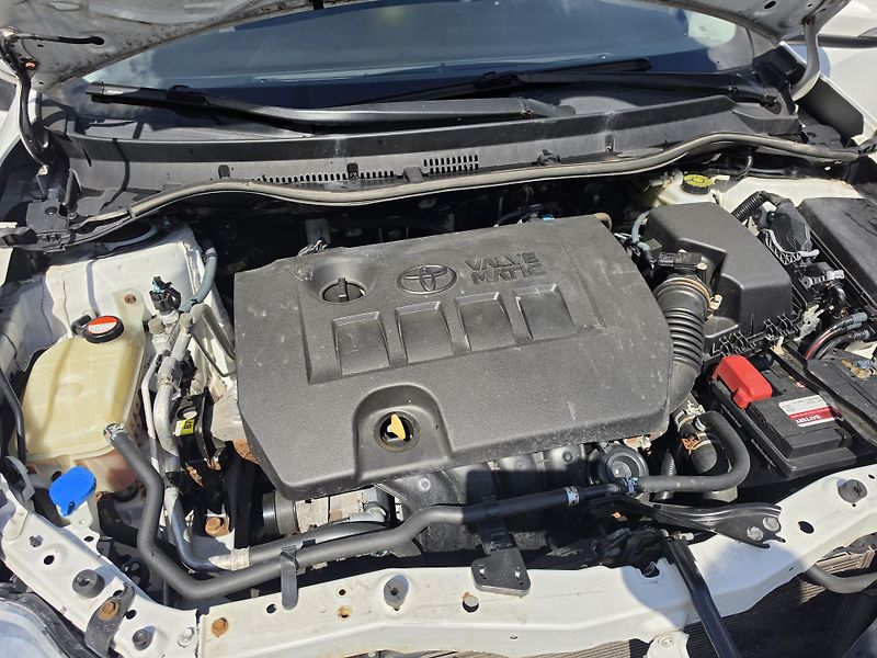 Toyota Auris 1.6 VVTi   - fotka 16 z 20