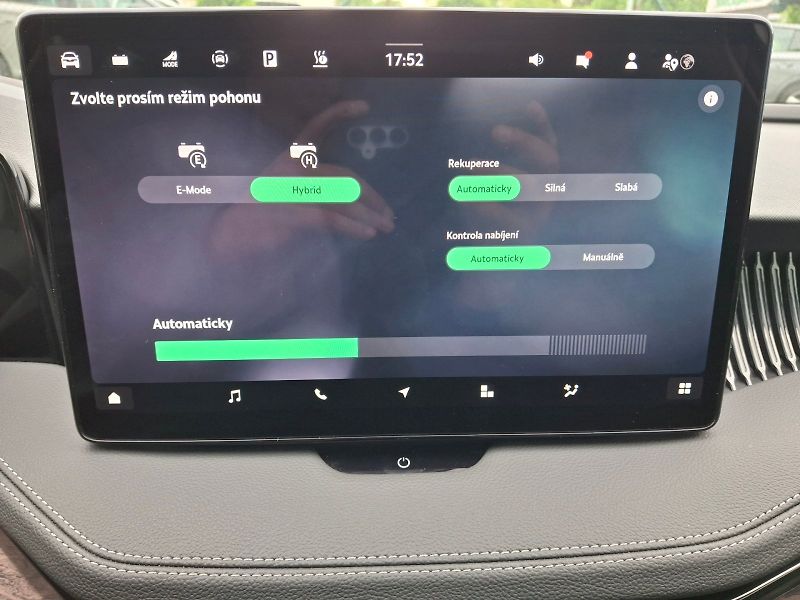 Škoda Superb (2025) Combi iV L&K DSG 1,5TSi 150kW - fotka 23 z 35
