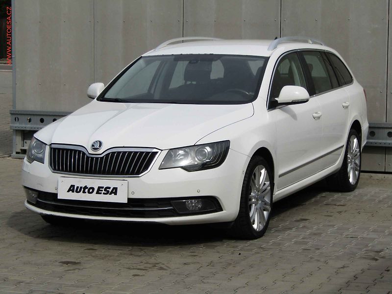 Škoda Superb (2014) 2.0 TDi 4x4, ČR, Elegance - fotka 3 z 21