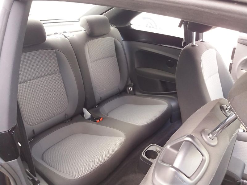 Volkswagen Beetle 1.6TDi,XENONY,NAVI.PĚKNÝ-STAV! - fotka 14 z 18