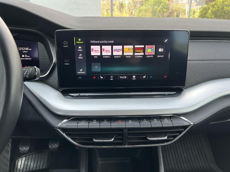 Škoda Octavia (2021) 1.5TSI 110kW STYLE TAŽNÉ  - fotka 13 z 25