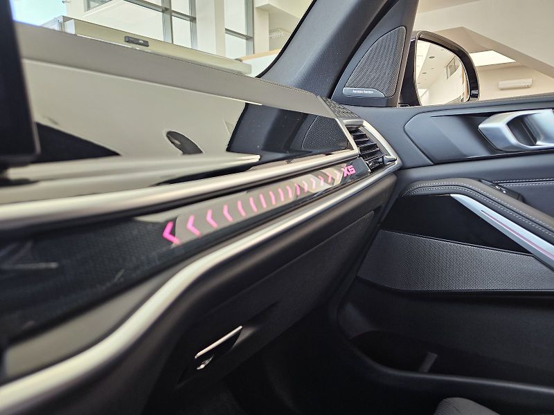 BMW X5 xDrive 30d - fotka 36 z 36