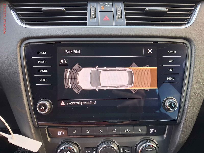 Škoda Octavia (2014) 1.4TSI, autoAC - fotka 15 z 15