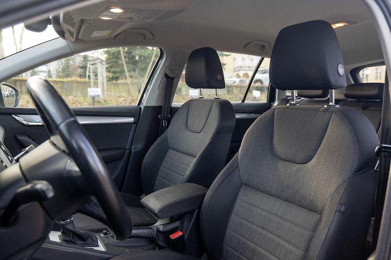 Škoda Octavia 2.0 TDI 110 kW DSG Tažné Navig - fotka 11 z 31