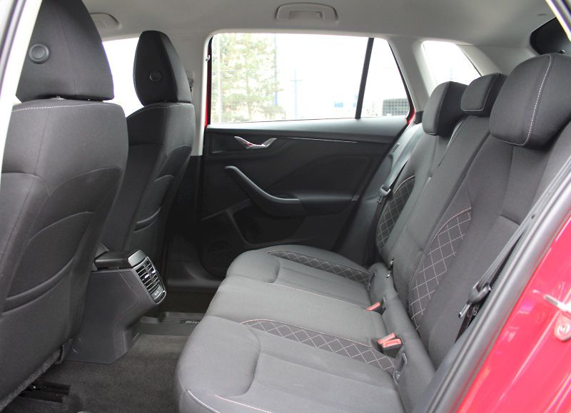 Škoda Kamiq (2024) Fresh 1.0TSI / 81kW 7°DSG - fotka 21 z 24