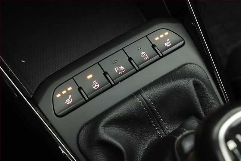 Kia Stonic (2020) 1.4 CVVT, Serv.kniha, Navi - fotka 11 z 20