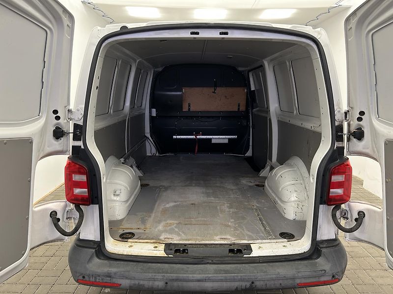 Volkswagen Transporter 2.0 TDI Long - fotka 14 z 22