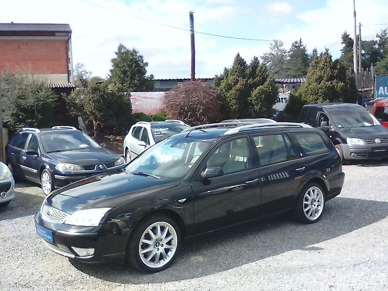 Ford Mondeo (2007) 1.8i 16V Ghia , závěs - fotka 10 z 35