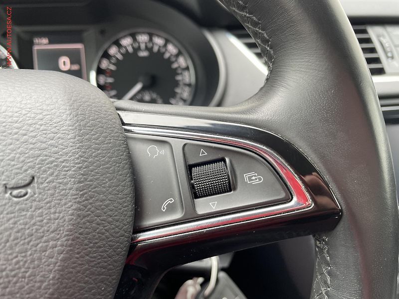Škoda Octavia (2014) 2.0 TDi, Elegance, +kola - fotka 15 z 21