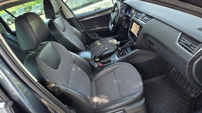 Škoda Octavia 2.0TDI 4x4  STYLE 1MAJITEL - fotka 25 z 43