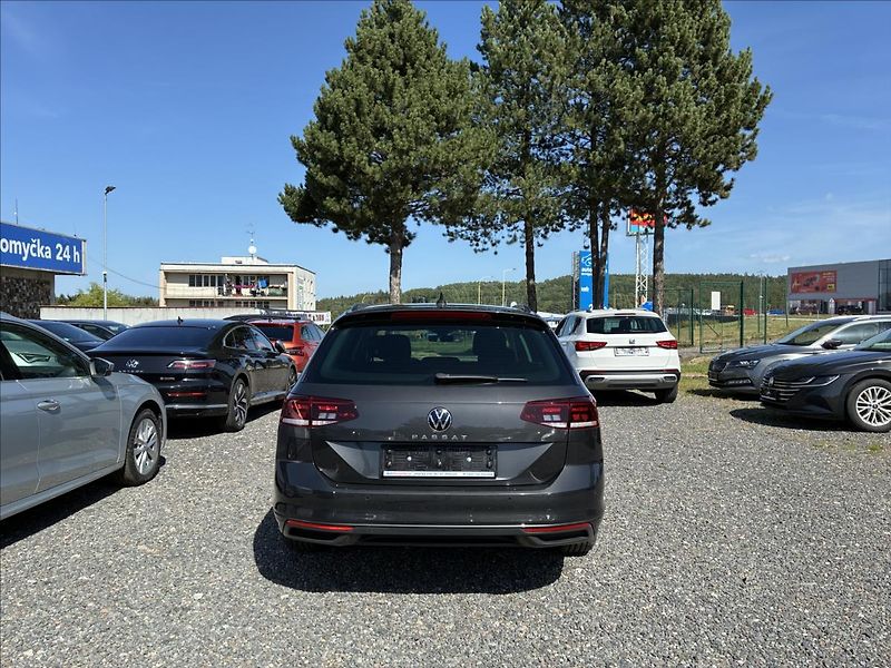 Volkswagen Passat 2,0 TDI TAŽNÉ KAMERA EL.KUFR - fotka 5 z 29