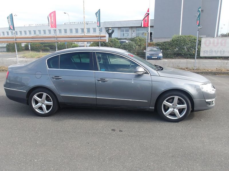 Volkswagen Passat 2,0FSi - fotka 9 z 42