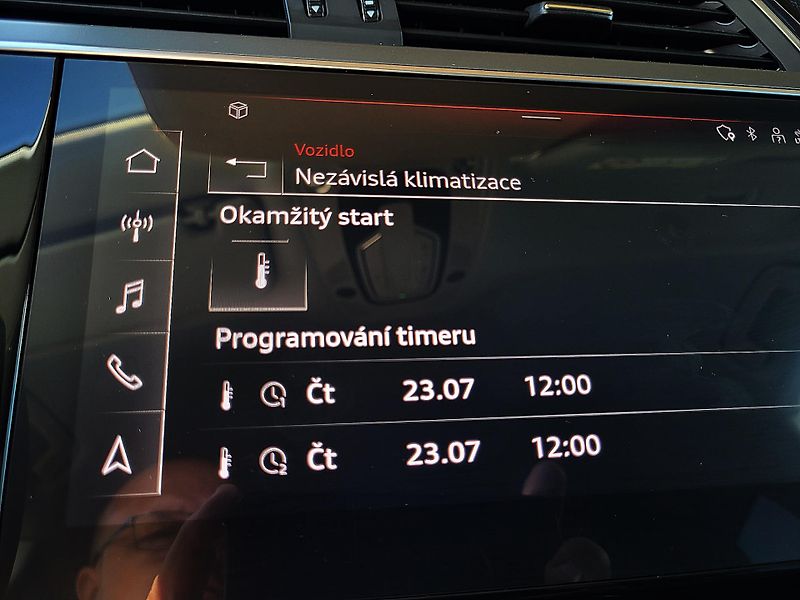 Audi e-tron 55 Quattro 300kW ČR 1.majitel - fotka 18 z 50