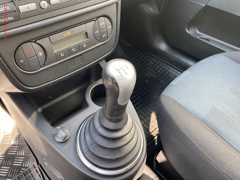 Ford Fiesta (2007) 1.3i, ČR, AC - fotka 14 z 14