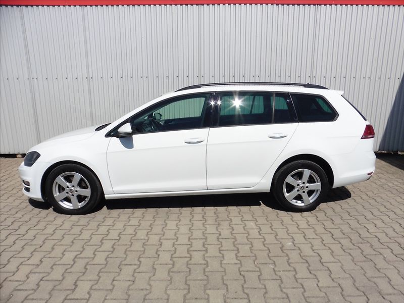 Volkswagen Golf 1,6 1,6 TDI Comfortline 4Mot - fotka 2 z 15